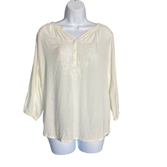 St. John’s Bay Embroidered Top Size M - Picture 1 of 7